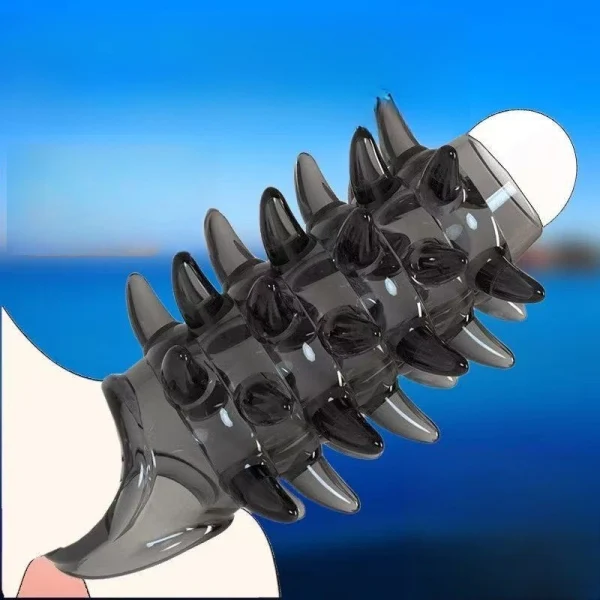 Wolf tooth set with thorns